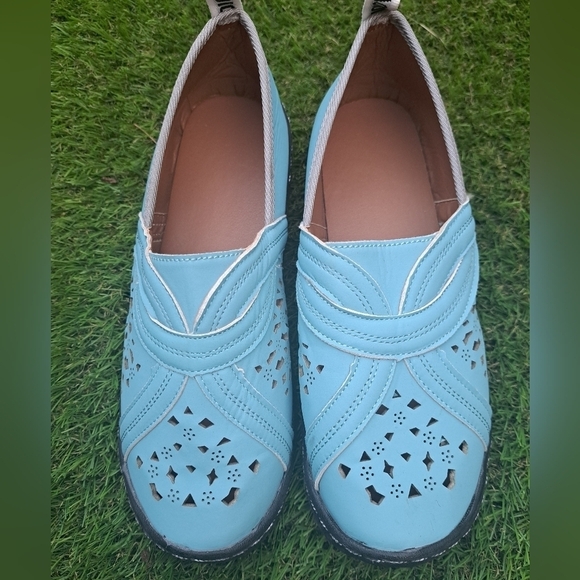 NEW J'Adior Baby Blue Slip On Flats Size 7.5 - Picture 3 of 9